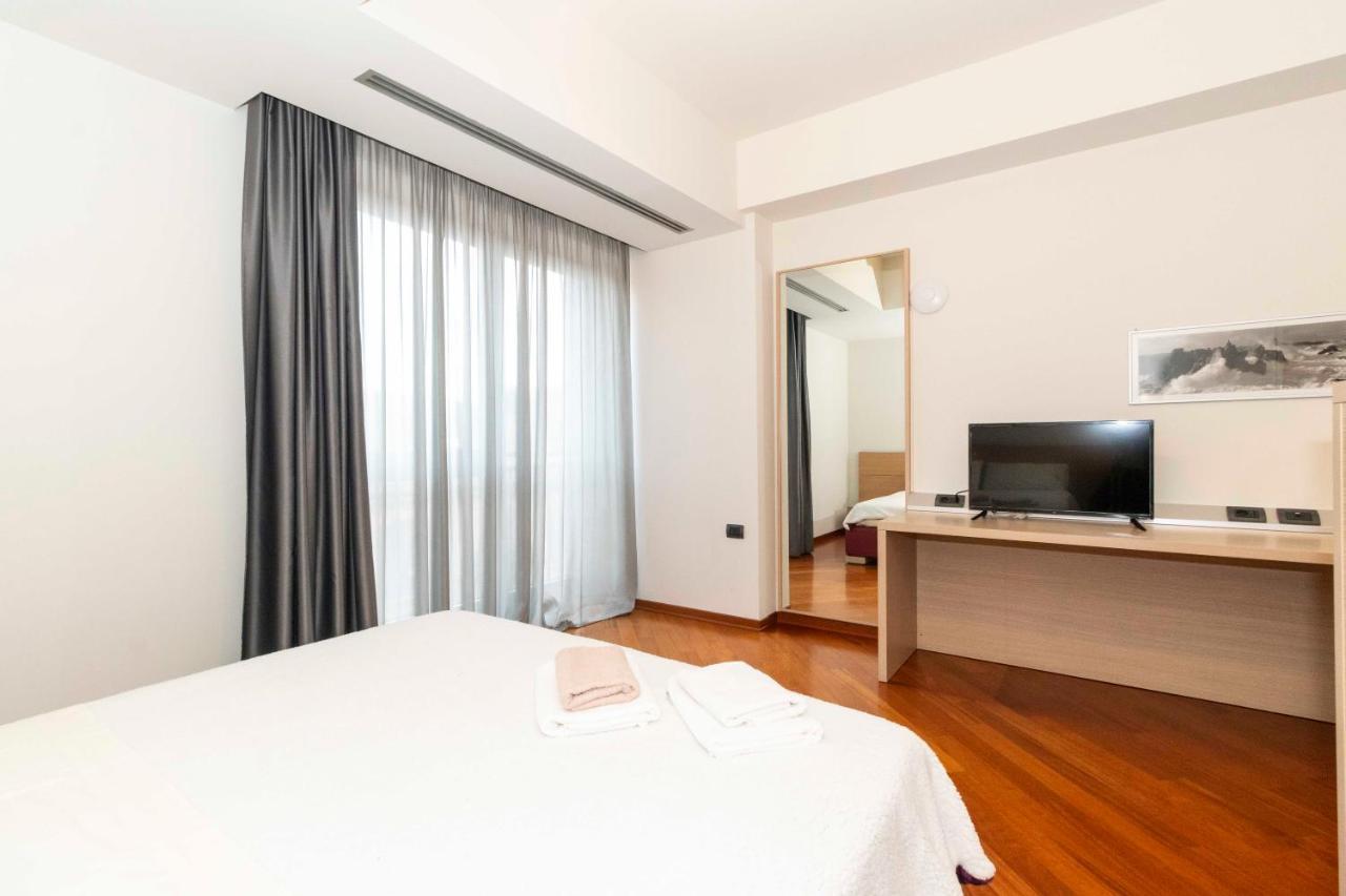 Loft 53 CON PARCHEGGIO PRIVATO IN STRUTTURA Torino Esterno foto