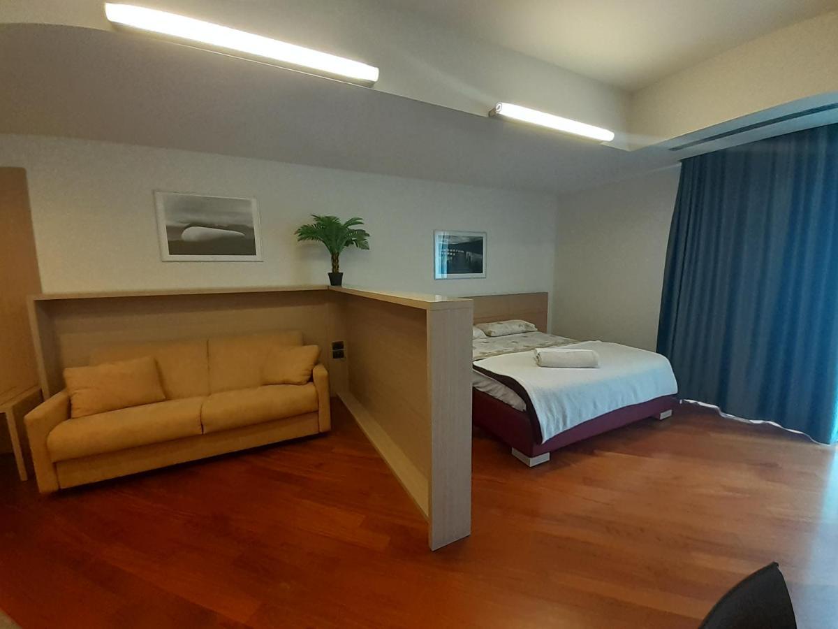 Loft 53 CON PARCHEGGIO PRIVATO IN STRUTTURA Torino Esterno foto